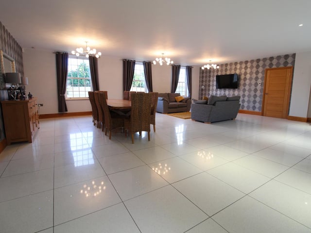 Entertain in style in this open-plan dining area