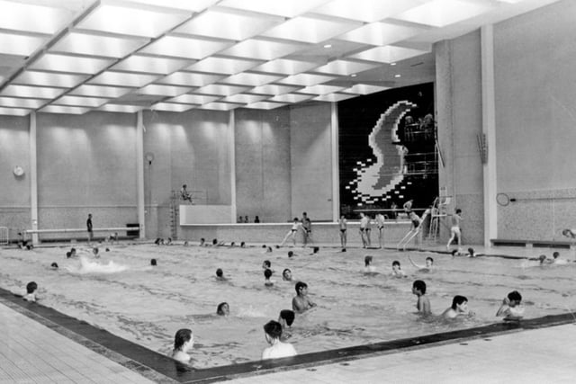 Sheaf Valley Swimming Baths, on Harmer Lane, Sheffield, in August 1985.