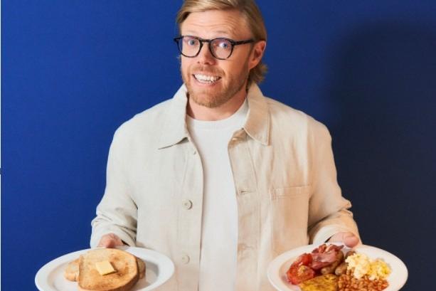 The Great Wake Up Debate: Rob Beckett and Holiday Inn Express uncover the wake up rituals defining the UK