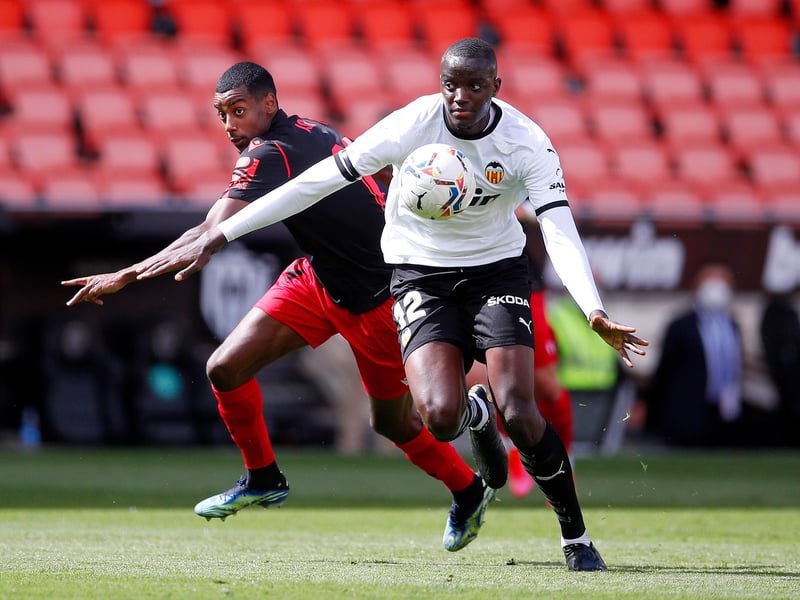 Valencia will look to sell Mouctar Diakhaby in January and Newcastle United could be the front runners for the centre-backs signature. However, Leicester City are also rumoured to be interested on the 24-year old Frenchman (Deporte Valenciano)