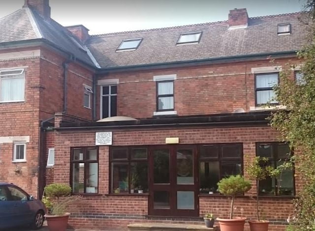 Hylands offers clean, comfortable accommodation ideally situated for business or pleasure. On the outskirts of Nottingham, Hylands is close to Nottingham University, Queens Medical Centre, Highfields Hockey Club, the City of Nottingham Tennis Centre, Wollaton Deer Park and Attenborough Nature Reserve. You can cal them on, 0115 824 0812.