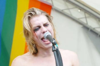 Icelandic singer performing at the 2007 gay pride event.