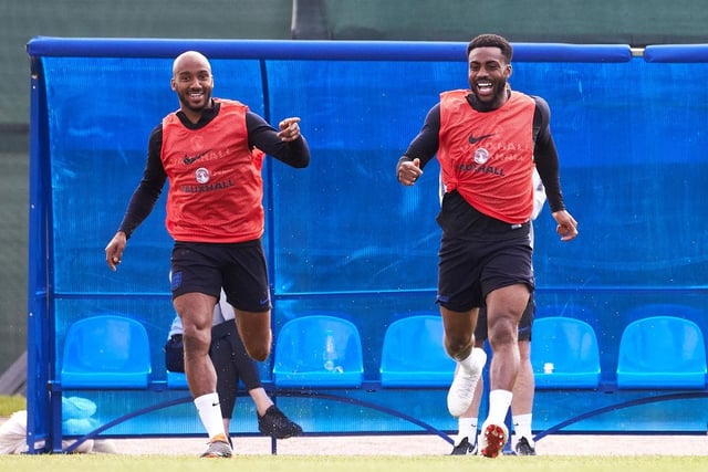 Leeds United are plotting a double swoop for former youngsters Fabian Delph and Danny Rose. Both players would cost around £5m each. (Daily Star)
