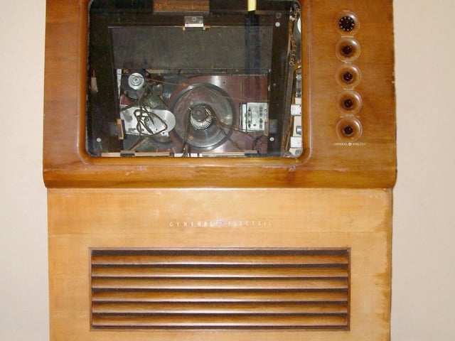 This is the oldest surviving colour television in the world. It uses a colour system invented in 1937 by Scottish engineer John Logie Baird. Baird’s inventions were ahead of their time. Colour television made little commercial impact in the USA until the 1960s, and was only introduced in Britain in 1967, 21 years after Baird’s death.
