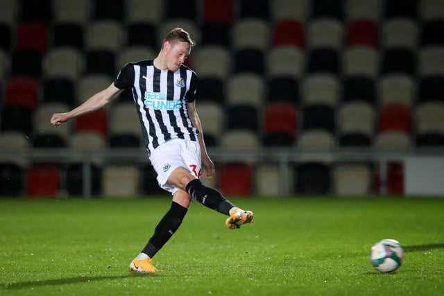 Former England goalkeeper Paul Robinson is adamant Sean Longstaff is looking to leave Newcastle United after signing with super-agent Pini Zahavi. (Football Insider)