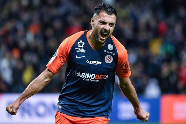 Newcastle United are ready to rival West Ham for Montpellier striker Gaetan Laborde, who is available for a cut-price of £10.8m. (L’Equipe)