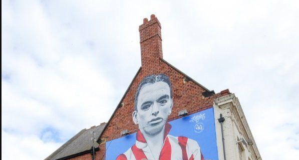 Perhaps his most famous piece, this artwork pays its respects to former SAFC striker and local hero Raich Carter. It's featured in Netflix docu-series Sunderland 'Til I Die.