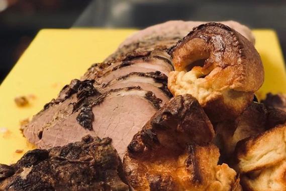 This delicious Sunday roast is from @olde_castlehotel look.