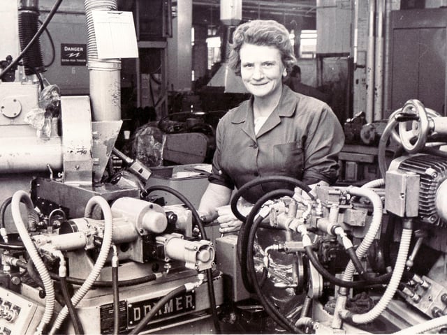 Gladys Peel at work in the Sheffield Twist Drill and Steel Company on March 2, 1971