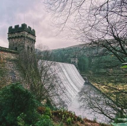 This lovely shot of Derwent Dam is from @hell0uise.