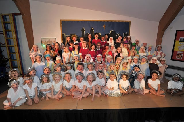  The cast of Gateford Park Primary School nativity play. (w101215-12)