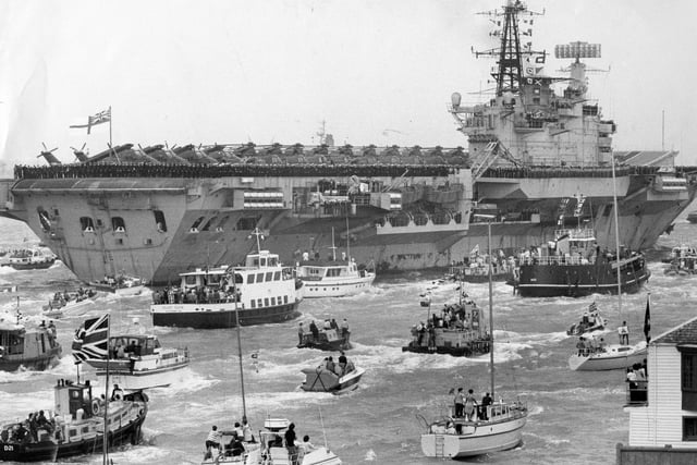 HMS Hermes, the aircraft carrier, returns from the Falklands in 1982. (The News PP4829)