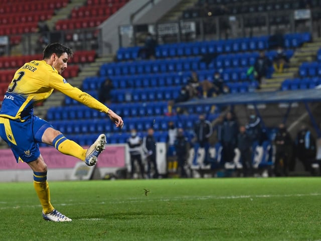 Celtic and Rangers have been linked with a very surprise move for St Johnstone left-back Scott Tanser. The 26-year-old has had a strong season so far for the Saints which has led to interest from the Premiership and clubs from the EFL. (Football Insider)