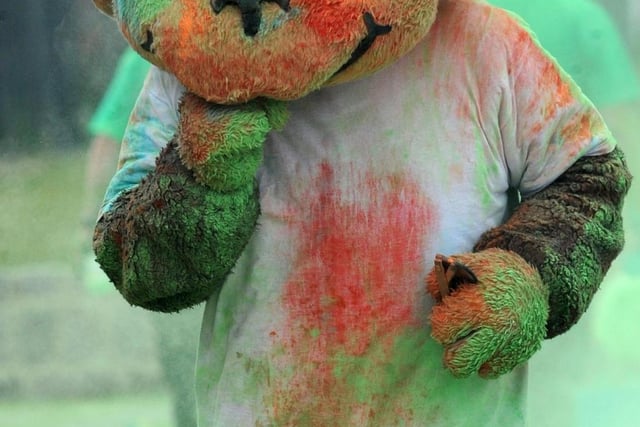 H'Angus took part in the Alice House Hospice Colour Run in 2015.