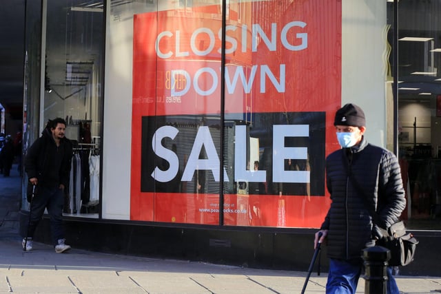 Doncaster enters tier 3 restrictions as the 2nd lockdown ends with shops reopening. Peacock's closing down sale.  Picture: Chris Etchells