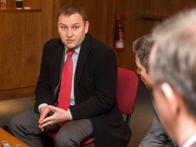 The former chair of the Foundation of Hearts Ian Murray believes there are “massive questions” regarding decisions made and money spent by Ann Budge and the club hierarchy. Murray believes it would be wrong for the fans to take ownership during this time. (Sky Sports)