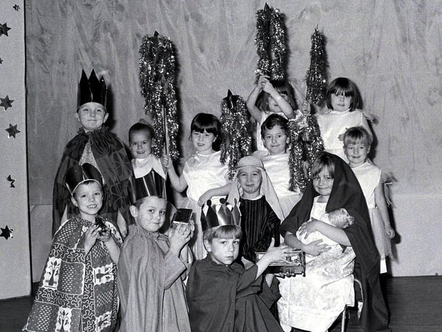 1992 and Whaley Thorn School's nativity.
Can you spot yourself?