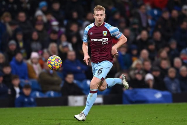 Burnley are stepping up their negotiations with Ben Mee to extend his stay at the club. Newcastle United have been linked recently. (Daily Mail)
 
(Photo by Stu Forster/Getty Images)