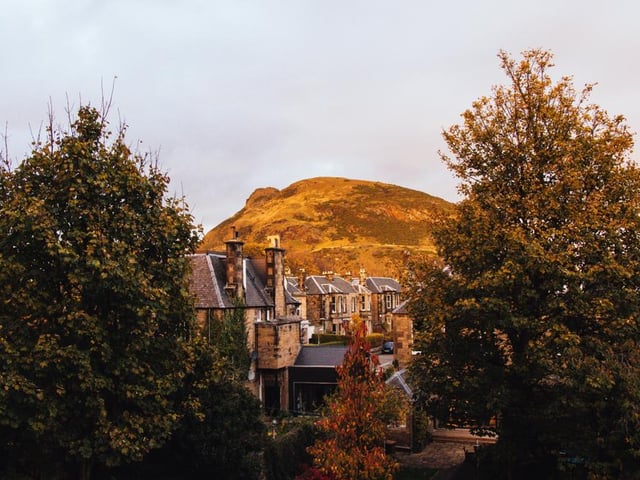 The ancient volcano of Arthur’s Seat is visited by locals and tourists alike all year round, but sitting high above sea level, this location offers spectacular views, especially during the autumn season (Photo: Shutterstock)