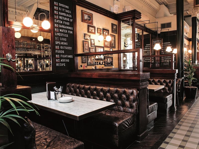 Chakoo Bombay Cafe on St Vincent Street is very highly rated by its customers, with one reviewers in particular recommending the lamb chops, Lamb achari and butter chicken.
