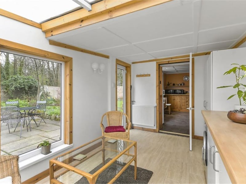 Garden room.