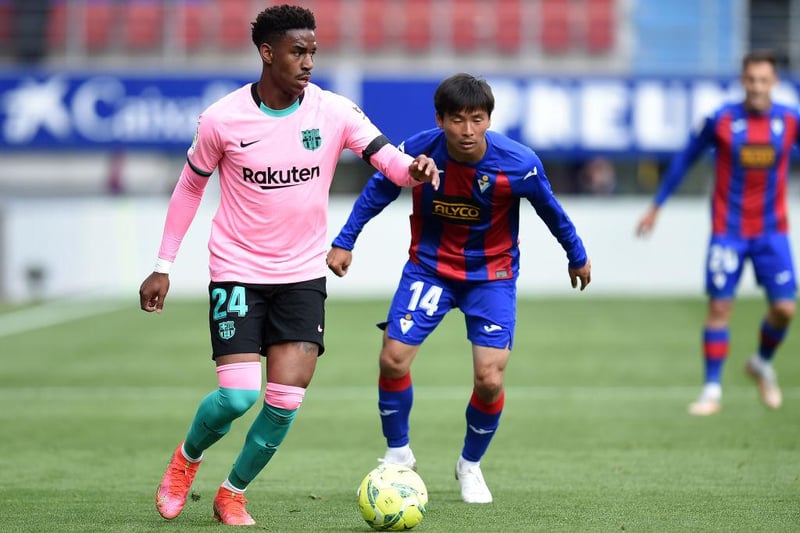 Leeds United and Barcelona have completed a deal over the transfer of Junior Firpo. The two clubs have signed the relevant paperwork, with medical now expected. (Fabrizio Romano) 

(Photo by Juan Manuel Serrano Arce/Getty Images)