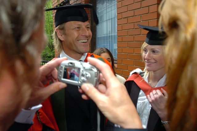 Actor Sean Bean receives his honorary doctorate at the University of Sheffield in 2007