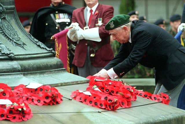 Wreath laying at the Service of Remembrance at the Cenotaph in Barkers Pool in 1999