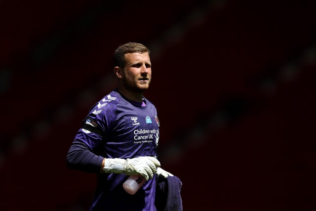 Bournemouth look to be stepping up their efforts to replace goalkeeper Aaron Ramsdale, and have been linked with a move for Charlton Athletic stopper Dillon Phillips. He's been with the club since 2013. (Football Insider)