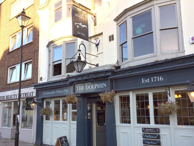 Located in the High Street in Old Portsmouth, as well as being dog friendly, this pub claims to be the oldest one in the city. So it has probably been visited by many dogs over the years.