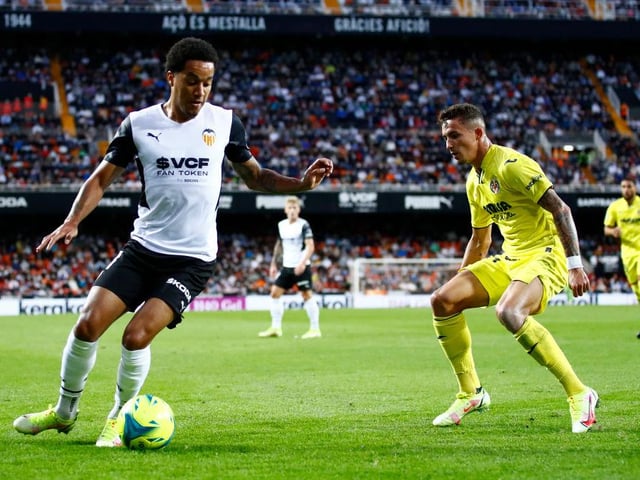 Leeds United loan star Helder Costa could remain at Valencia on permanent basis if he continues his current form, but the Spanish side would want to negotiate a lower price for him. (Tribuna Deportiva)
(Photo by Eric Alonso/Getty Images)