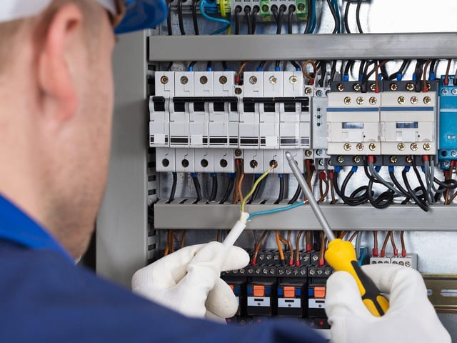 A salary of up to £19 per hour is promised for the post of electrician being advertised by the Mansfield company, Lukes and Godwin. Experience and key qualifications are essential for the job, which will involve work across Nottinghamshire and Lincolnshire.