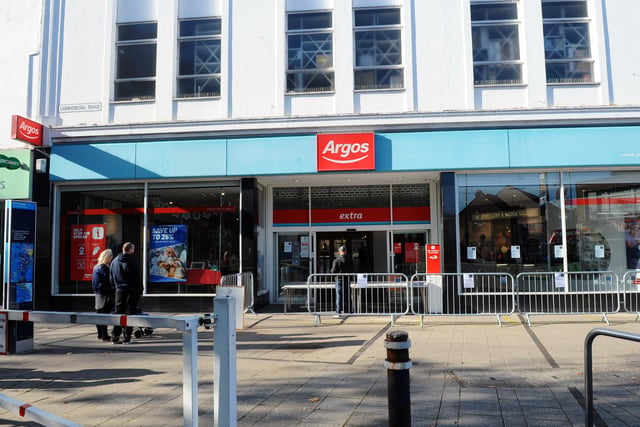 Argos in Commercial Road, Portsmouth is open during lockdown. However it is open for collection of pre-paid online orders only, collections from stand alone stores will be given to you outside the door and you will not be able to purchase items in any store. Picture: Sarah Standing (051120-7663)