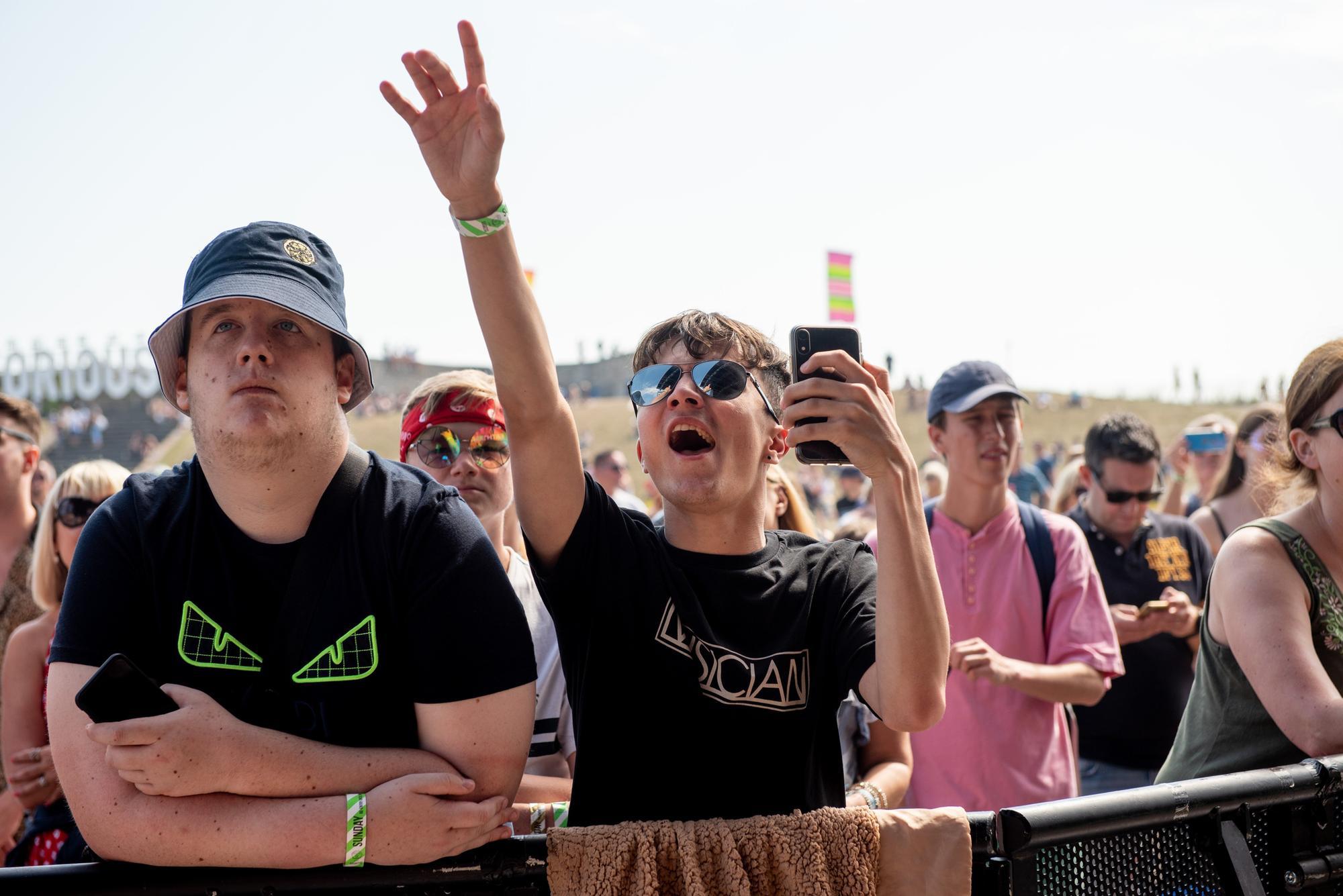 The crowd enjoying Fatherson on the Castle Stage. Picture: (250819-022)