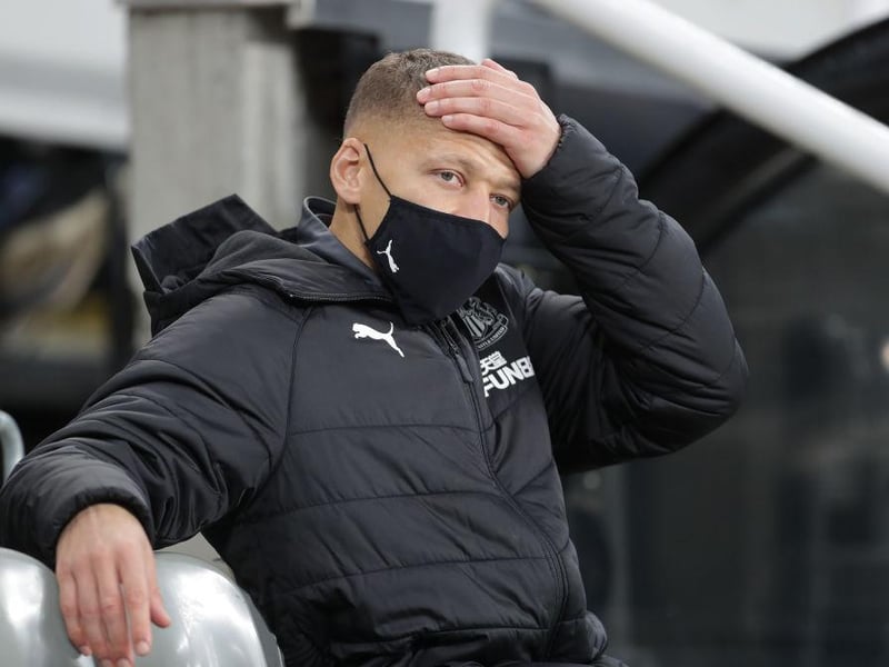 Newcastle United striker Dwight Gayle, who is out-of-contract at the end of the season, is attracting interest from Galatasaray and a number of clubs in Turkey. (Daily Mirror)