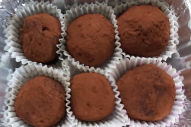 Rum truffles - we could just fancy a few of these alongside our favourite festive tipple!