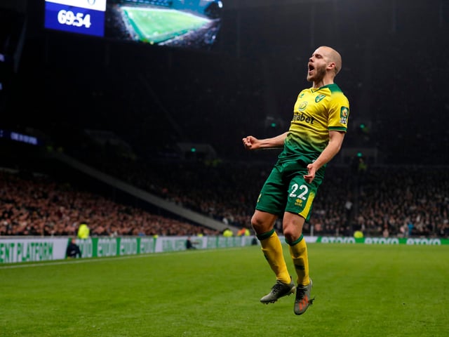 Burnley have been named second-favourites to sign Norwich City's clinical striker Teemu Pukki, but Turkish giants Besiktas (5/2) look to be leading the race for the ex-Celtic man. (Sky Bet)