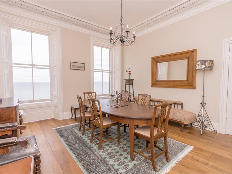 Dining room.