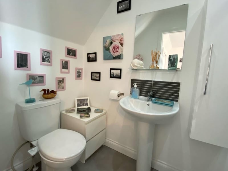 Master bedroom en-suite.