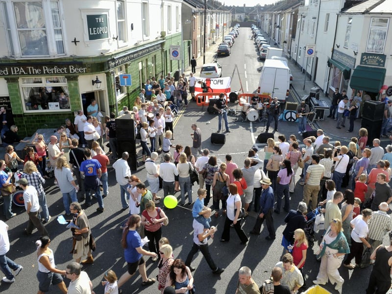 Band playing on the corner of Albert Road and Leopold Street on Love Albert Road Day in 2008. PICTURE: ALLAN HUTCHINGS (083941-791)