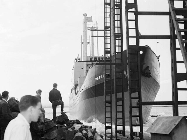 Launching of Pateena'- Cargo Ship for Australia at Henry Robb's Yard Leith