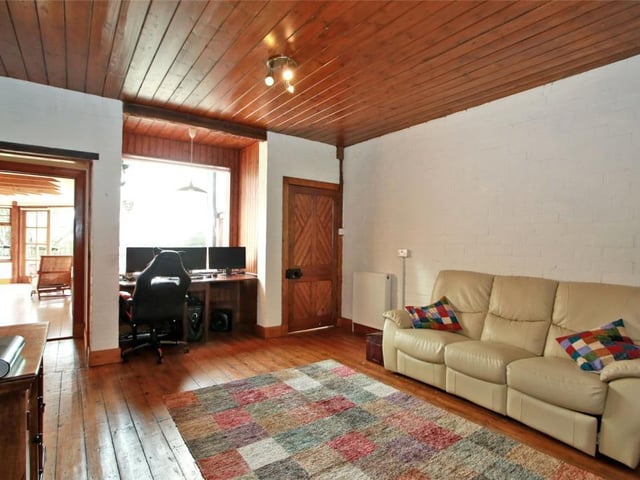Sitting room.