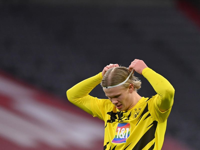 Bayern Munich boss Hansi Flick says a deal for Borussia Dortmund's Leeds-born Norway international striker Erling Braut Haaland is "very much possible". The 20-year-old netted twice for Dortmund in a 3-2 loss against Bayern on Saturday. (Mail)