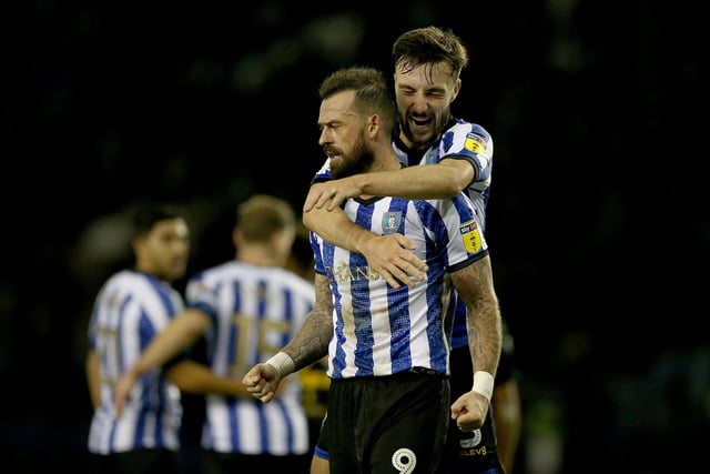 The likes of Bournemouth and Burnley are believed to be ready to try and lure away Sheffield Wednesday duo Steven Fletcher and Morgan Fox, both of whom are approaching the end of their contracts. (Team Talk)