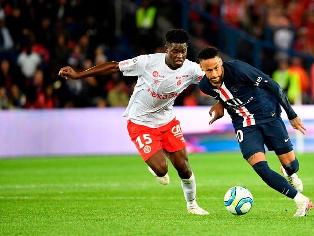 It may be a long shot, but recent reports suggest that the Blades have made an enquiry for the Zimbabwean midfielder. With Chris Wilder missing out on Jesse Lingard earlier in the window, will he be able to look elsewhere for midfield reinforcements? (Photo by BERTRAND GUAY/AFP via Getty Images)