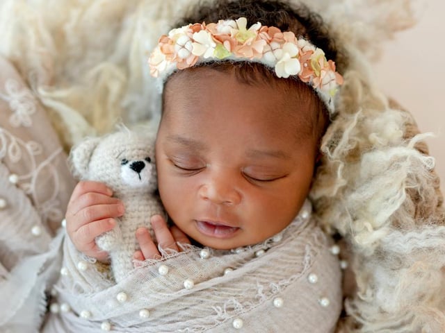 Sofia is also a popular baby name for girls, with 146, 174 named this.
