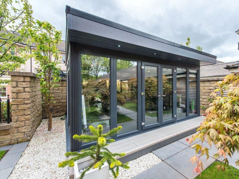 Garden room.