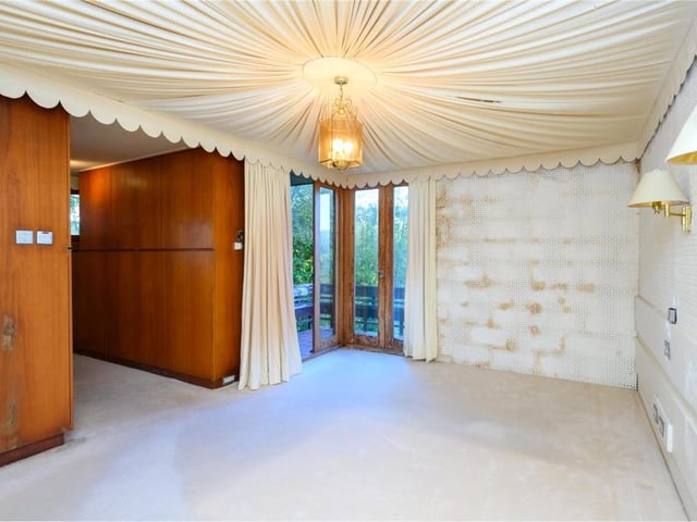 Principal bedroom.