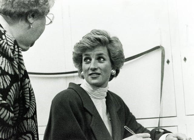 Princess Diana visiting Sheffield Children’s Hospital in 1989.