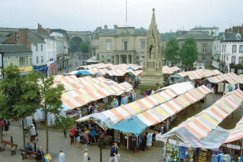 A busy marketplace in 2001